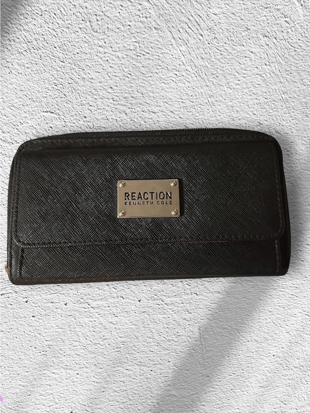 New with no tag ,Kenneth Cole Reaction Black Textured Zip-Around long wallet
